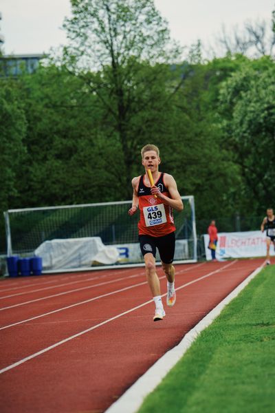 Mika Pikutzki (LG Osnabrueck) am 29.04.2023 bei den deutschen Meisterschaften Langstaffel in Bietigheim-Bissingen