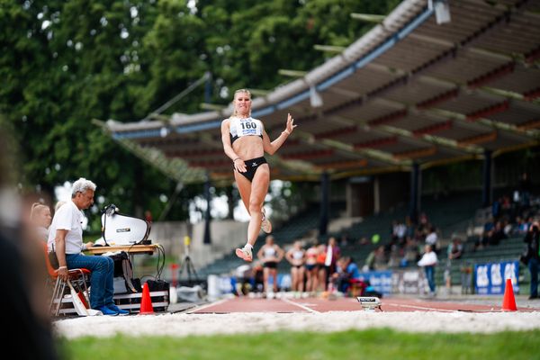 Hannah Woerlein (TSV Ochenbruck) im Weitsprung am 02.07.2023 waehrend den deutschen U23 Leichtathletik-Meisterschaften im Jahnstadion in Göttingen