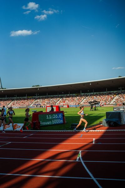 Svenja Ojstersek (LG TELIS FINANZ Regensburg) während der 113. Deutschen Leichtathletik-Meisterschaften am 08.07.2023 im Auestadion in Kassel