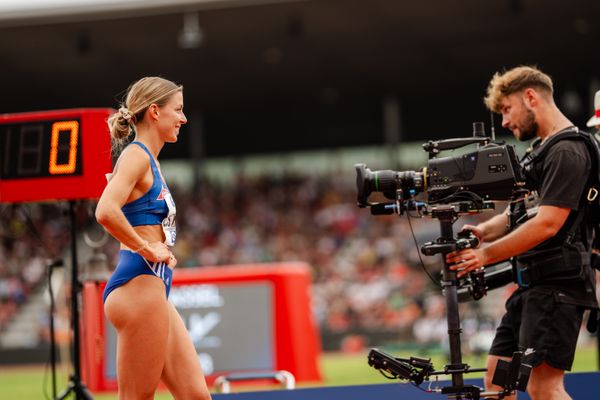 Sophie Lisa Hartmann (VfL Sindelfingen) am 400m Start während der 113. Deutschen Leichtathletik-Meisterschaften am 09.07.2023 im Auestadion in Kassel