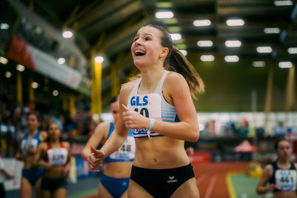 Rebecca Singler (TV Haslach) gewinnt das B-Finale 400m der weiblichen Jugend U20 waehrend der 55. Deutsche Jugend-Hallenmeisterschaften U20 am 25.02.2024 in der Helmut-Körnig-Halle in Dortmund