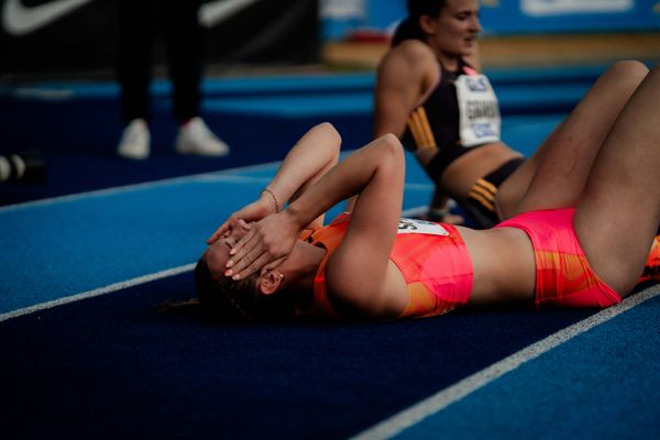 Sandrina Sprengel (GER | LG Steinlach-Zollern) nach dem 200m Lauf am 22.06.2024 beim Stadtwerke Ratingen Mehrkampf-Meeting 2024 in Ratingen