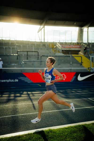 Hanna Klein (LAV Stadtwerke Tübingen) am 28.06.2024 beim 5000m Lauf bei den deutschen Leichtathletik-Meisterschaften 2024 im Eintracht-Stadion in Braunschweig