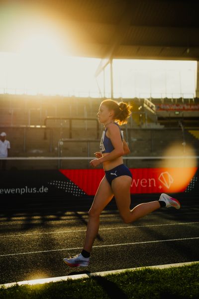 Eva Dieterich (LAV Stadtwerke Tübingen) am 28.06.2024 beim 5000m Lauf bei den deutschen Leichtathletik-Meisterschaften 2024 im Eintracht-Stadion in Braunschweig