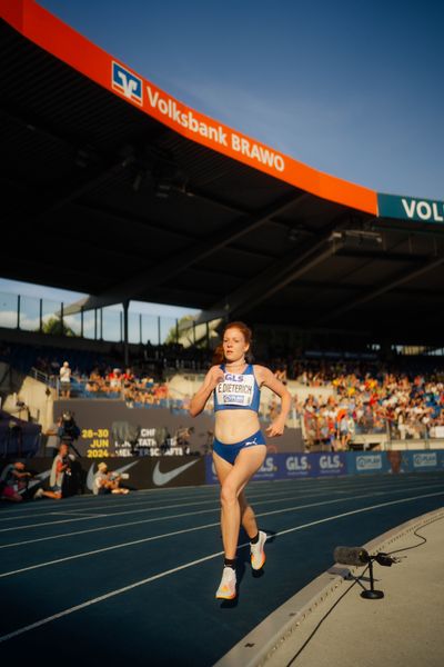 Eva Dieterich (LAV Stadtwerke Tübingen)  am 28.06.2024 beim 5000m Lauf bei den deutschen Leichtathletik-Meisterschaften 2024 im Eintracht-Stadion in Braunschweig