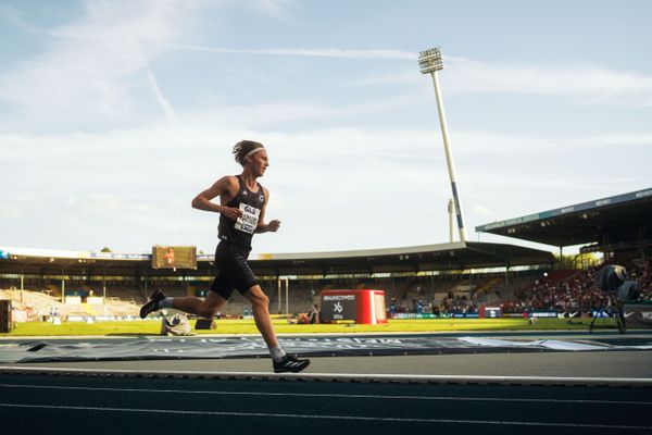 Sam Parsons (SCC Berlin)  am 28.06.2024 beim 5000m Lauf bei den deutschen Leichtathletik-Meisterschaften 2024 im Eintracht-Stadion in Braunschweig