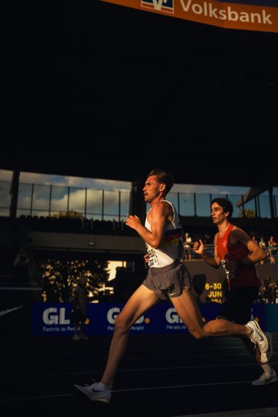 Davor Aaron Bienenfeld (SSC Hanau-Rodenbach) am 28.06.2024 beim 5000m Lauf bei den deutschen Leichtathletik-Meisterschaften 2024 im Eintracht-Stadion in Braunschweig