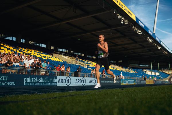 Florian Bremm (LSC Höchstadt/Aisch) am 28.06.2024 beim 5000m Lauf bei den deutschen Leichtathletik-Meisterschaften 2024 im Eintracht-Stadion in Braunschweig