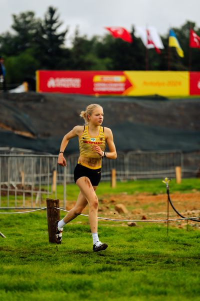 Ada Werner (Germany) am 08.12.2024 bei den Crosslauf-Europameisterschaften in Antalya