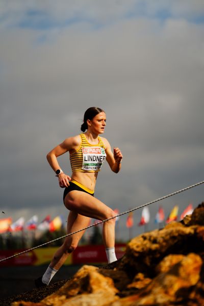 Jule Jutta Lindner (Germany) am 08.12.2024 bei den Crosslauf-Europameisterschaften in Antalya