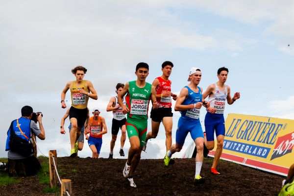 Elias Kolar (Germany), Tiago Jorge (Portugal), Leonardo Mazzoni (Italy) am 08.12.2024 bei den Crosslauf-Europameisterschaften in Antalya