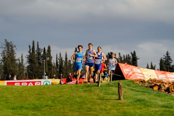 Sebastiano Parolini (Italy), Joshua Lay (Great Britain), Antoine Senard (France) am 08.12.2024 bei den Crosslauf-Europameisterschaften in Antalya