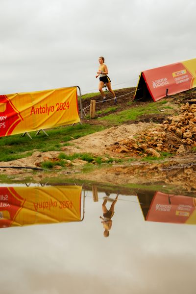 Mia Jurenka (Germany) am 08.12.2024 bei den Crosslauf-Europameisterschaften in Antalya