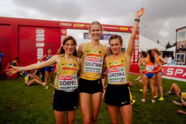 Blanka Dörfel (Germany), Pia Schlattmann (Germany), Mia Jurenka (Germany) am 08.12.2024 bei den Crosslauf-Europameisterschaften in Antalya