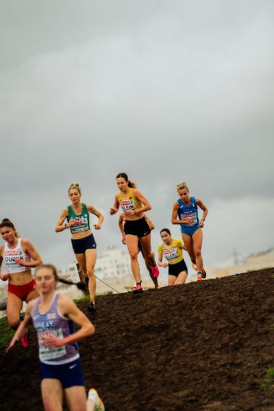 Hanna Klein (Germany), Valentina Gemetto (Italy), Zofia Dudek (Poland) am 08.12.2024 bei den Crosslauf-Europameisterschaften in Antalya