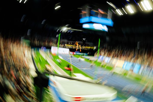 Stabhochsprung beim ISTAF Indoor Düsseldorf am 09.02.2025 im PSD Bank Dome in Düsseldorf