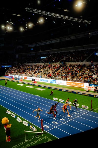 60 m Finale der Männer mit Henrich, Larsson (SWE), Chidiera Onuoha (GER), Romell Glave (GBR), Owen Ansah (GER), Samuele Ceccarelli (ITA), Aleksander Askovic (GER) beim ISTAF Indoor Düsseldorf am 09.02.2025 im PSD Bank Dome in Düsseldorf