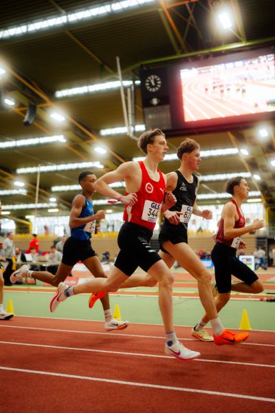 Luis Heymann (TuS Haren), Moritz Mayr (SSV Ulm 1846) waehrend den deutschen Jugend-Hallenmeisterschaften U20 am 15.02.2025 in der Helmut-Körnig-Halle in Dortmund