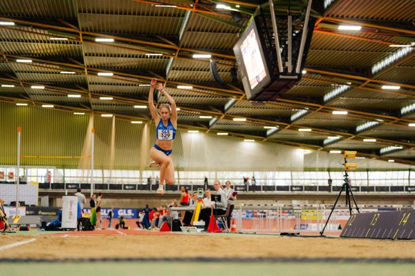 Lotta-Henrike Werner (LG Weserbergland) im Dreipsrung während den deutschen Jugend-Hallenmeisterschaften U20 am 15.02.2025 in der Helmut-Körnig-Halle in Dortmund