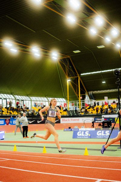 Pia Albers (VfL Löningen) waehrend den deutschen Jugend-Hallenmeisterschaften U20 am 15.02.2025 in der Helmut-Körnig-Halle in Dortmund