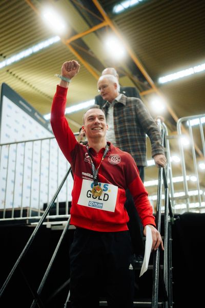 Florian Kroll (LG Osnabrück) gewinnt das 400m Finale bei den deutschenHallenmeisterschaften am 23.02.2025 in der Helmut-Körnig-Halle in Dortmund
