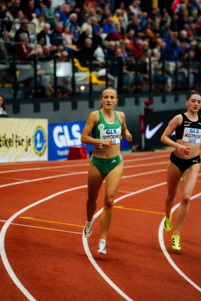 Nele Jaworski (VfL Wolfsburg) über 200m bei den deutschenHallenmeisterschaften am 23.02.2025 in der Helmut-Körnig-Halle in Dortmund