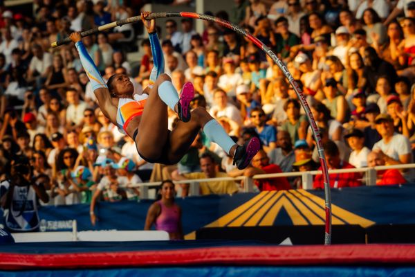 Marie-Julie Bonnin (France) during the pole vault at the Wanda Diamond League MEETING de Paris on 20/06/2025 in Paris