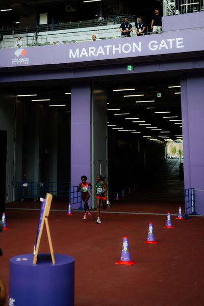 Peres Jepchirchir (KEN), Tigst Assefa (ETH) during the World Athletics Championships on 14.09.2025 in Tokyo.
