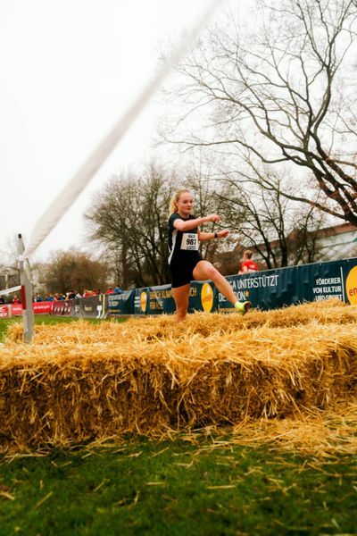 Gloria Herold (Erfurter LAC) im Lauf L01 - Weibliche Jugend U18 bei den Deutschen Meisterschaften im Crosslauf auf dem Sportgelände Bürgerpark Nord am 29.11.2025 in Darmstadt