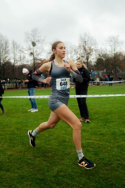 Lera Miller (VfL Löningen) im Lauf L03 - Weibliche Jugend U20 bei den Deutschen Meisterschaften im Crosslauf auf dem Sportgelände Bürgerpark Nord am 29.11.2025 in Darmstadt