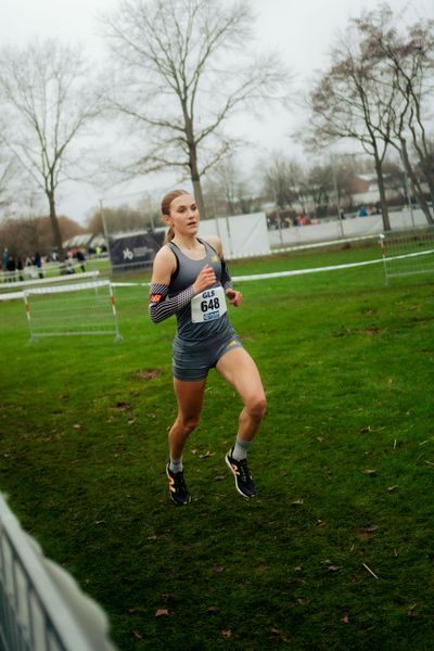 Lera Miller (VfL Löningen) im Lauf L03 - Weibliche Jugend U20 bei den Deutschen Meisterschaften im Crosslauf auf dem Sportgelände Bürgerpark Nord am 29.11.2025 in Darmstadt