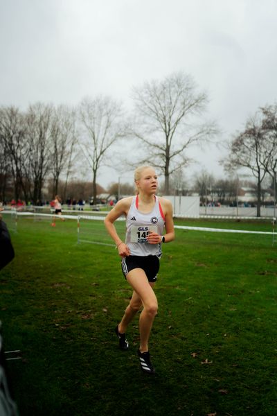 Ada Werner (SCC Berlin) im Lauf L03 - Weibliche Jugend U20 bei den Deutschen Meisterschaften im Crosslauf auf dem Sportgelände Bürgerpark Nord am 29.11.2025 in Darmstadt