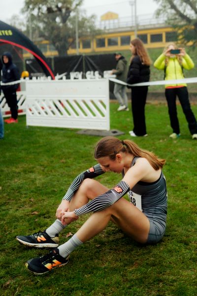 Lera Miller (VfL Löningen) im Lauf L03 - Weibliche Jugend U20 bei den Deutschen Meisterschaften im Crosslauf auf dem Sportgelände Bürgerpark Nord am 29.11.2025 in Darmstadt
