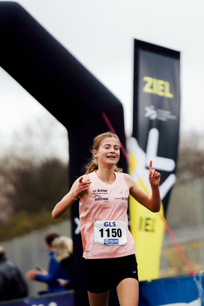Julia Ehrle (LG farbtex Nordschwarzwald) im Lauf L03 - Weibliche Jugend U20 bei den Deutschen Meisterschaften im Crosslauf auf dem Sportgelände Bürgerpark Nord am 29.11.2025 in Darmstadt