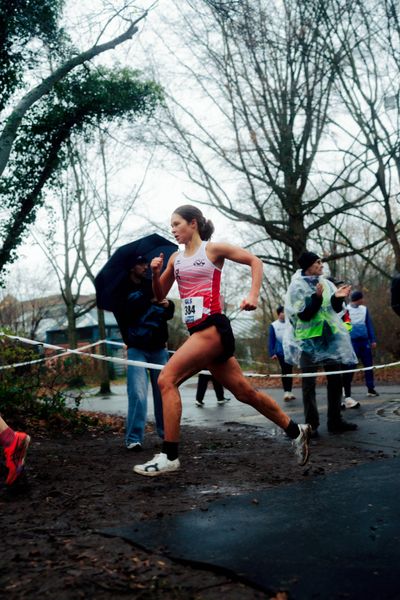 Lisa Tertsch (ASC Darmstadt) im Lauf L09 - Frauen, U23 Langstrecke bei den Deutschen Meisterschaften im Crosslauf auf dem Sportgelände Bürgerpark Nord am 30.11.2025 in Darmstadt