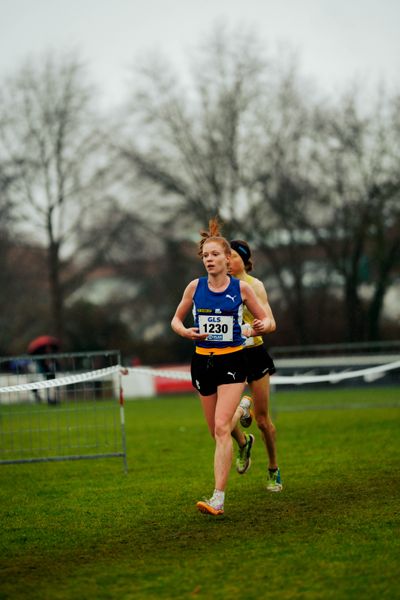 Eva Dieterich (LAV Stadtwerke Tübingen) im Lauf L09 - Frauen, U23 Langstrecke bei den Deutschen Meisterschaften im Crosslauf auf dem Sportgelände Bürgerpark Nord am 30.11.2025 in Darmstadt