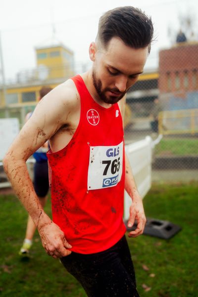 Max Nores (TSV Bayer 04 Leverkusen) im Lauf L10 - Männer, U23 Langstrecke bei den Deutschen Meisterschaften im Crosslauf auf dem Sportgelände Bürgerpark Nord am 30.11.2025 in Darmstadt