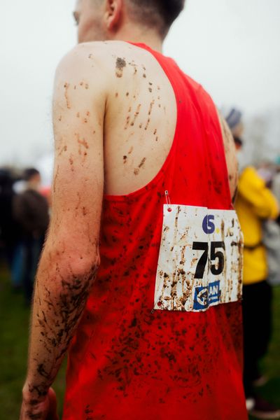 Max Nores (TSV Bayer 04 Leverkusen) im Lauf L10 - Männer, U23 Langstrecke bei den Deutschen Meisterschaften im Crosslauf auf dem Sportgelände Bürgerpark Nord am 30.11.2025 in Darmstadt