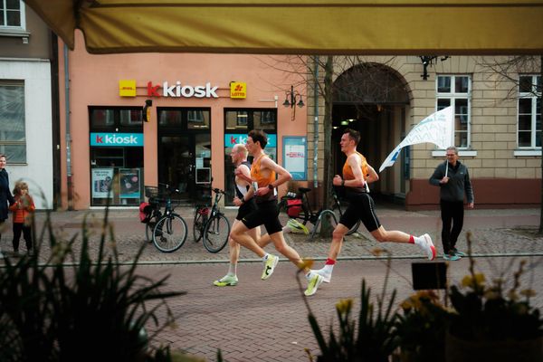 Hannes Burger (Düsseldorf Athletics), Nick Jäger (Franconia Athletics), Niklas Buchholz (Franconia Athletics) am 08.03.2026 bei den Deutschen Meisterschaften 10 km Straße in Uelzen