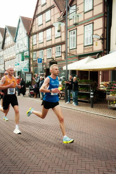 Nils Voigt (TV Wattenscheid 01), Florian Bremm (Franconia Athletics) am 08.03.2026 bei den Deutschen Meisterschaften 10 km Straße in Uelzen