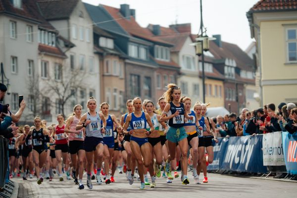 Anna Lisa Langerwisch (SCC Berlin), Lisa Merkel (LAV Stadtwerke Tübingen) Domenika Mayer (LG TELIS FINANZ Regensburg), Gesa Felicitas Krause (Silvesterlauf Trier), Esther Pfeiffer (Düsseldorf Athletics), Eva Dieterich (LAV Stadtwerke Tübingen) am 08.03.2026 bei den Deutschen Meisterschaften 10 km Straße in Uelzen