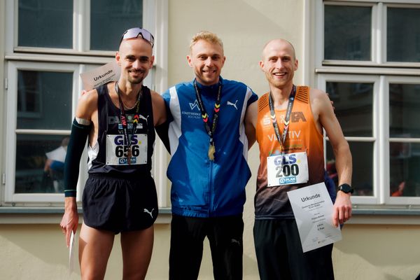 Hendrik Pfeiffer (Düsseldorf Athletics), Nils Voigt (TV Wattenscheid 01), Florian Bremm (Franconia Athletics) am 08.03.2026 bei den Deutschen Meisterschaften 10 km Straße in Uelzen